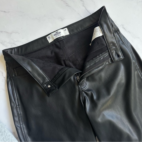 Hollister Ultra High-Rise 11R / W30 Faux Leather Pants - Picture 4 of 10